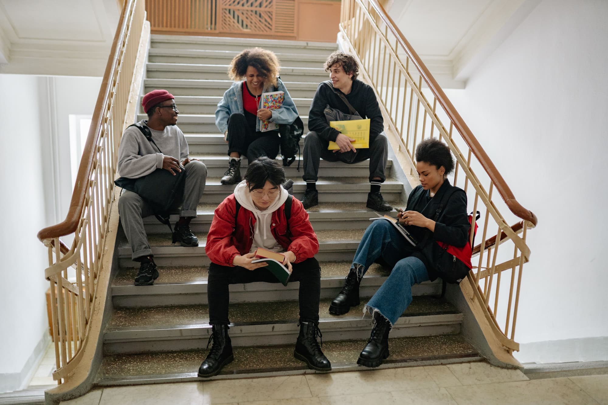 How Students Can Better Organize Their Daily Learning Routine: Time Management and Effective Strategies